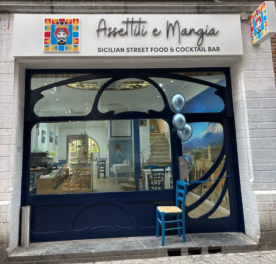 Plats de Assettiti e Mangia - Assieds-toi et mange
