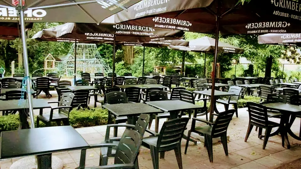 Aux Acacias, restaurant à Mont-de-l'Enclus