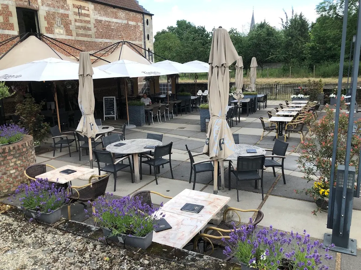 Brasserie De Waterburcht, restaurant à Riemst