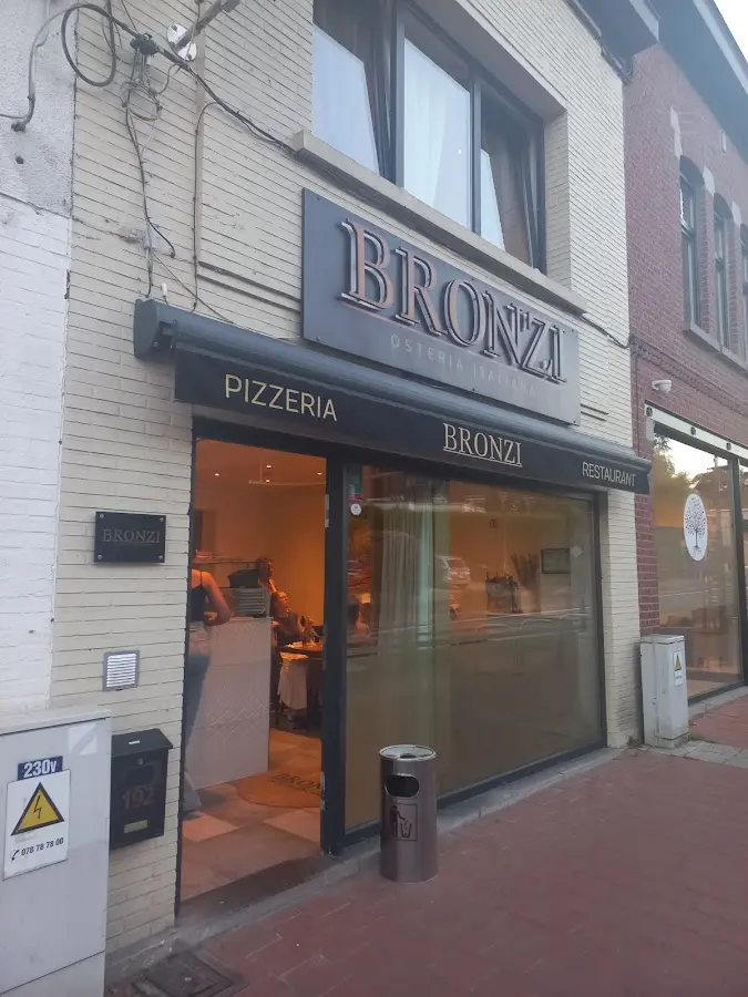 Plats de Bronzi Osteria Italiana
